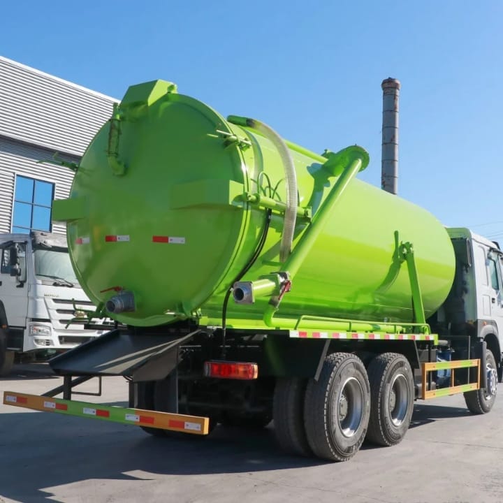 
								Howo sewage truck full									