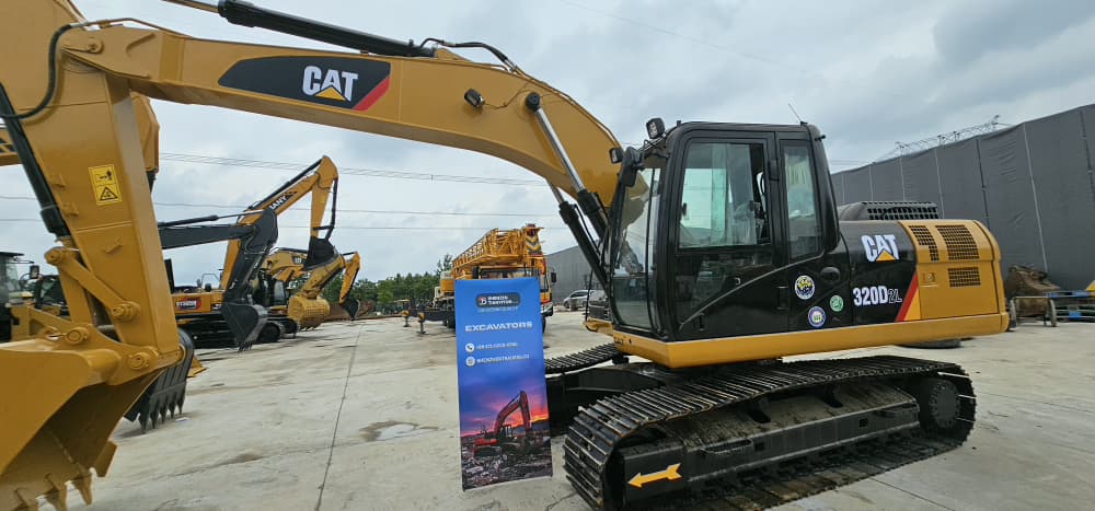 
								CAT 320D2 L full									