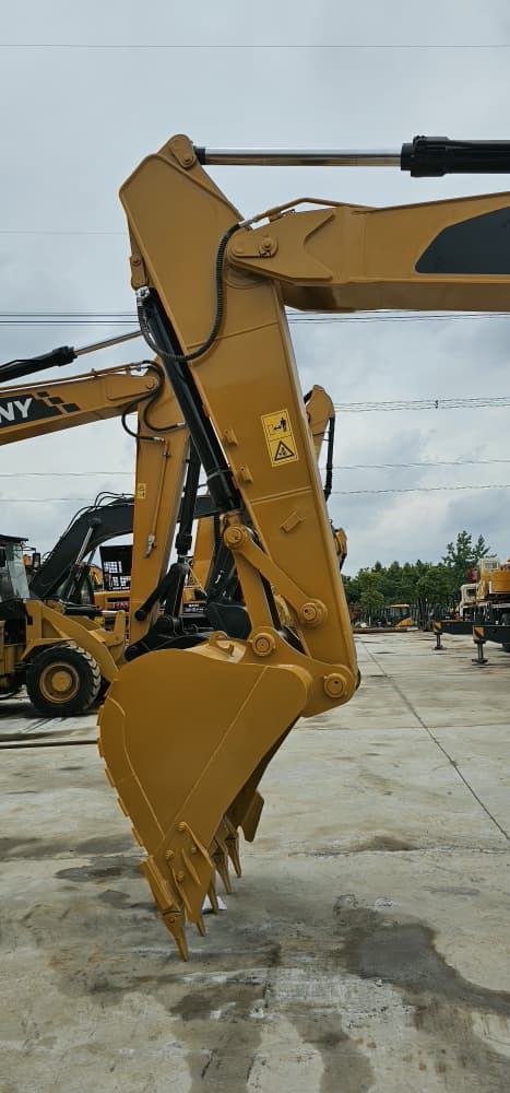 
								CAT 320D2 L full									